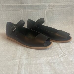 NWOT Wilder Shoes Bettison Peep Toe Mary Jane Flats in Black‎ 8